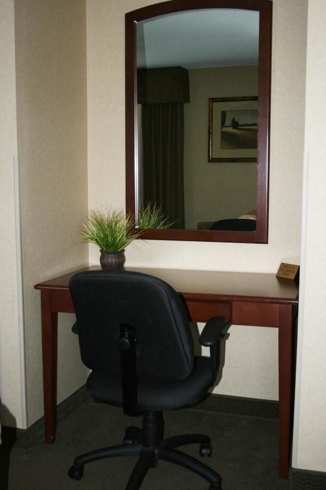 C'Mon Inn Thief River Falls Room photo