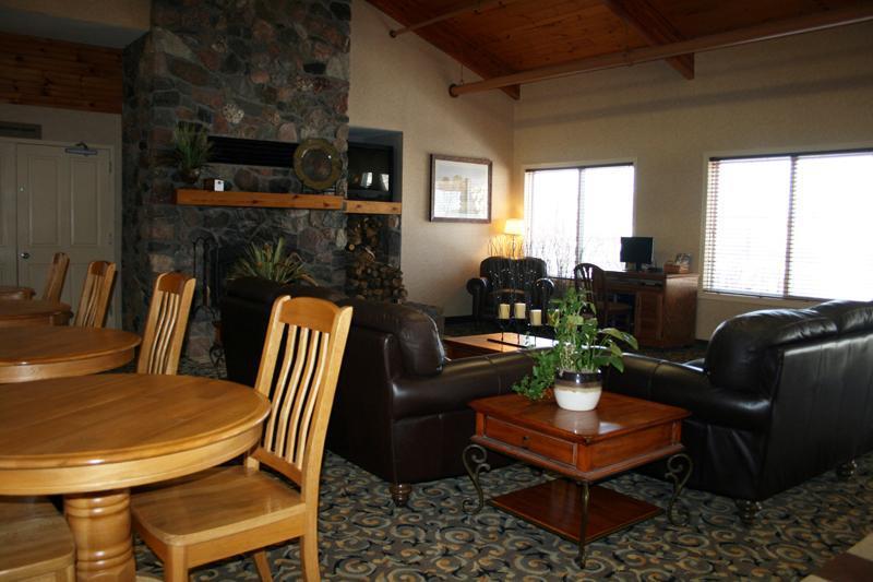 C'Mon Inn Thief River Falls Interior photo